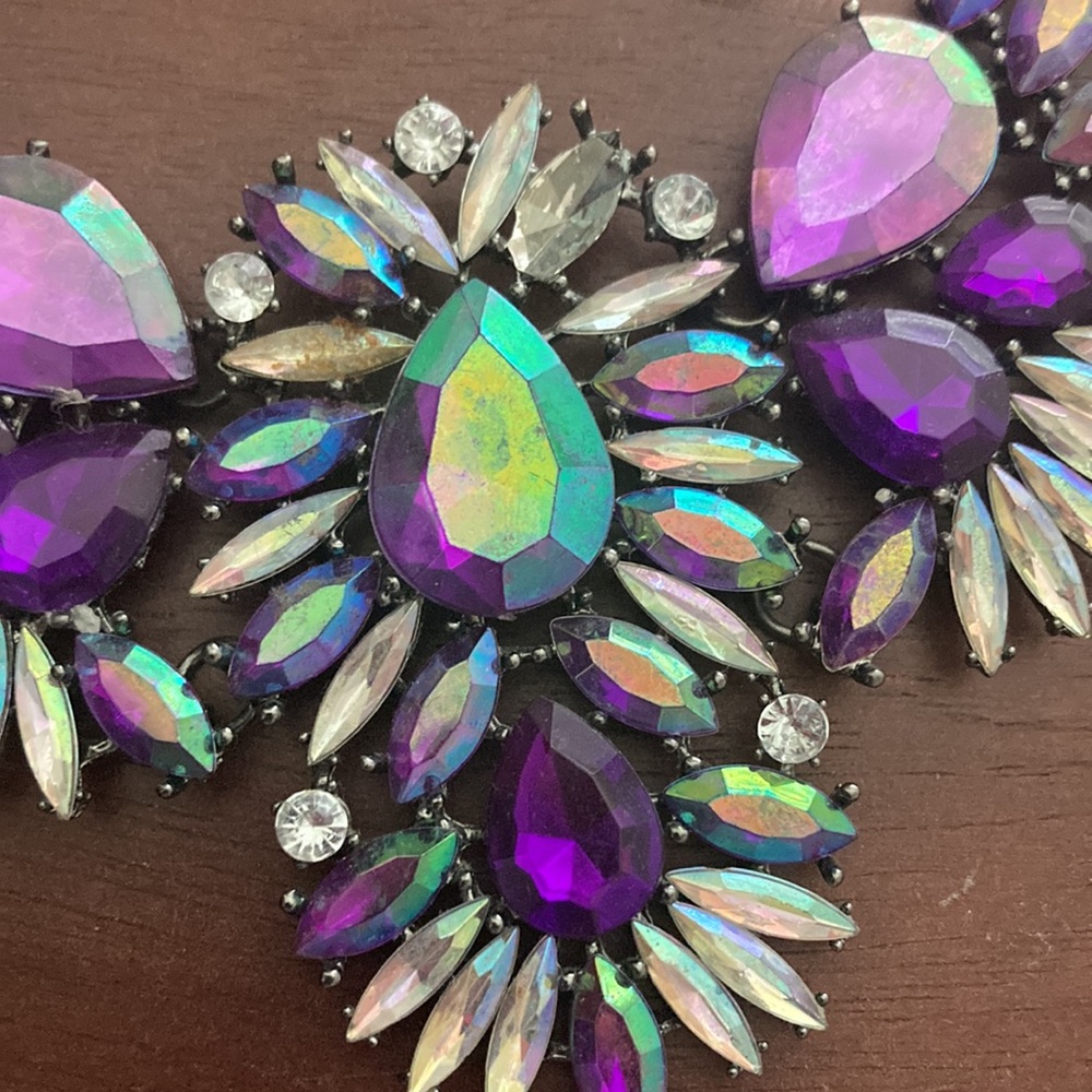 Retro Jewelry iridescent purples and gold with very strong chain